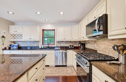 Clam Lake House | Gliemwood II at Clam Lake | 5BR Lakefront Retreat