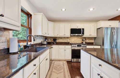 Clam Lake House | Gliemwood II at Clam Lake | 5BR Lakefront Retreat