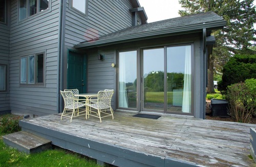 Cedar Condo | Golf Condo 2 miles from Good Harbor beach