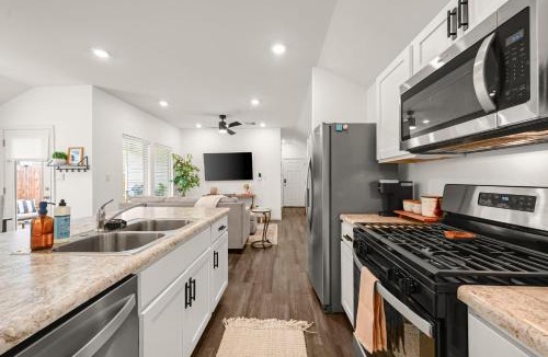 Gonzales House | Gonzales Work+Stay House near HWY 30/44 & I-10