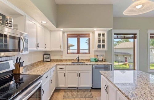 Nisswa Condo | Good Times, Great Lake | Bay Colony Condo | Sleeps 8