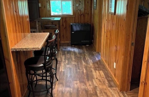 Athelstane Cabin | Gorgeous 2-bedroom Cozy Cabin in the Northwoods. Perfect for a relaxing getaway.