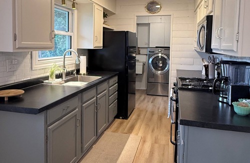 Valparaiso House | Gorgeous 3-bedroom 2 bath bungalow downtown Valparaiso