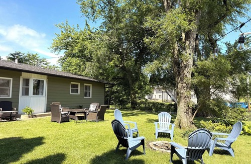 Valparaiso House | Gorgeous 3-bedroom 2 bath bungalow downtown Valparaiso