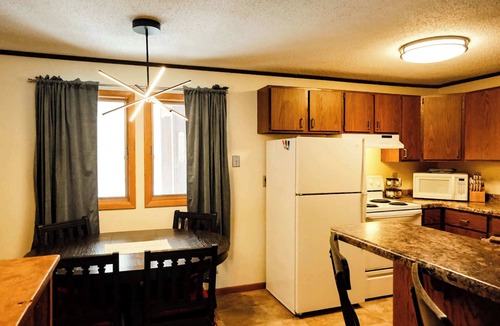Bessemer Villa | Gorgeous Winter Retreat I Alpen Villas at Powderhorn Mountain