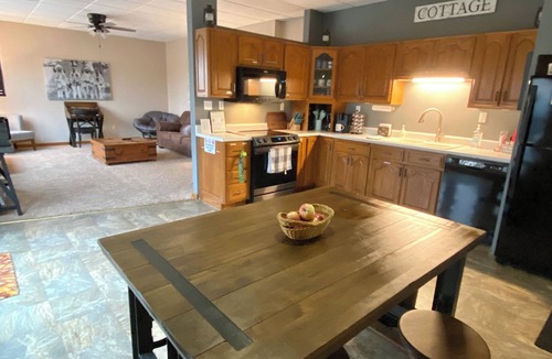 Godfrey Cottage | Grafton Getaway @ The Cottage.Sleeps 12 on our 33 acre property near golf course