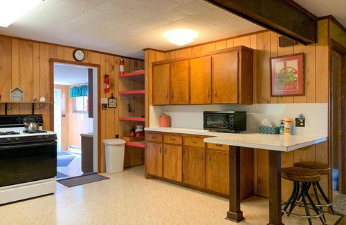 Grand Marais House | Grand View Cabin - Cozy Cabin on a pond with Lake Superior access and frontage