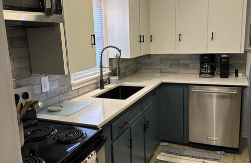 Kalamazoo House | Great location near WMU! Sleeps 8 with comfortable beds and game room!