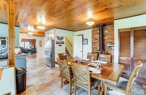 Horton Cottage | Group Retreat on Wolf Lake! Paddle, Fish & BBQ
