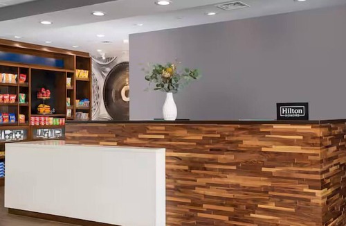 Chelsea Hotel | Hampton Inn by Hilton Chelsea