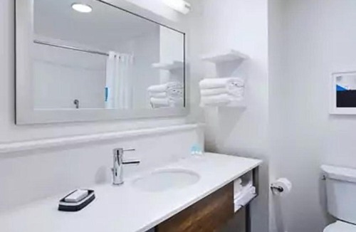 Servia Hotel | Hampton Inn by Hilton Wabash