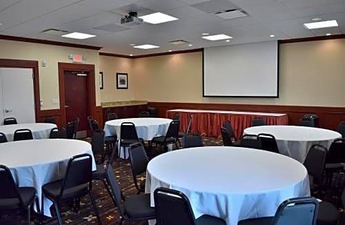 Southgate Hotel | Hampton Inn Detroit/Southgate