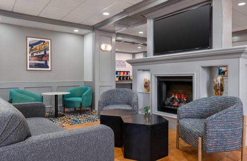 Southgate Hotel | Hampton Inn Detroit/Southgate