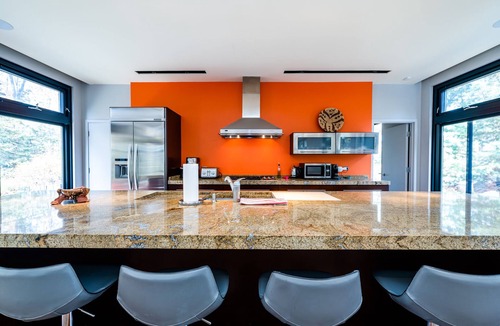 Harbert House | Harbert Home With Private Pool & Hot Tub! Close To Beach!
