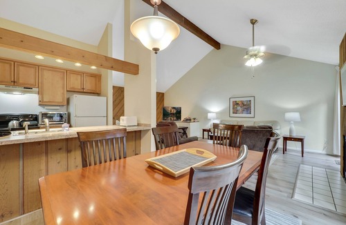 Harbor Springs Condo | Harbor Cove Condo Near Golf & Ski Resorts and downtown Harbor Springs #14