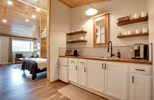 Tomahawk Apartment | Harris Inn – Unit 3 | Tomahawk WI | On the Trails