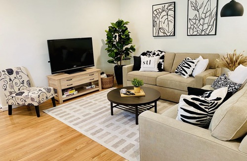 The Hill House | Heart of The Hill Family & Pet Favorite!WashU, SLU, Barnes, Forest Park, Yard