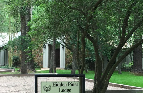 Center Cabin | Hidden Pines Lodge - Privacy in the East Texas Piney Woods