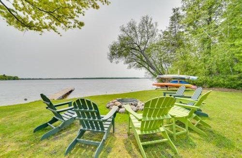 Carp Lake House | Hike + Snow Play! Waterfront Paradise Lake Retreat