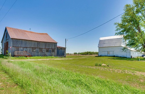 Frederick Cabin | Historic Barn/Lodge and 3 Others - 2 Mi From Town