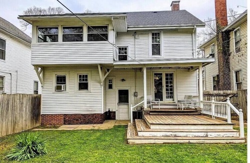 Decatur House | Historic Charming 4BR on the WestEnd near Millikin
