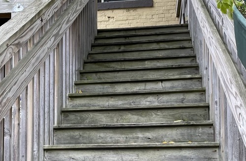 Frankfort Apartment | Historic loft apartment in downtown Frankfort, TWO blocks from Lake Michigan!