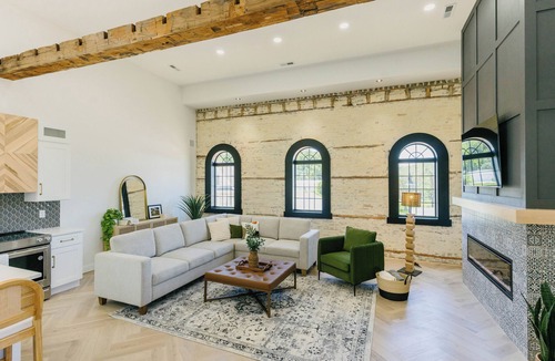 Cross Plains Apartment | Historic Luxury 2-bedroom apartment in Cross Plains, WI
