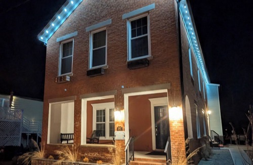 Augusta House | Historic Tin Shop – 3BR/3BA Wedding & Family Retreat