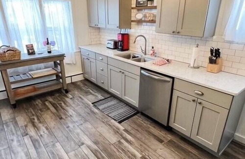 Charlevoix House | Historical 1867 Farmhouse/5 Large Bedrooms/Driveway/Sleeps 12 Comfortably