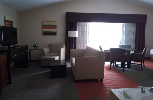 Waterford Hotel | Holiday Inn Express Hotel & Suites Waterford by IHG