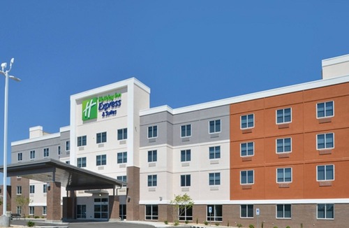 Lexington Hotel | Holiday Inn Express & Suites Lexington Midtown - I-75 by IHG
