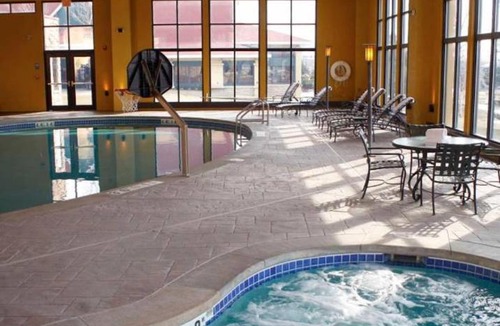 Pewaukee Hotel | Holiday Inn Hotel Pewaukee-Milwaukee West by IHG