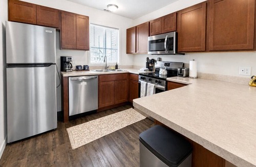 Holiday Hills Villa | Holiday Village Townhomes – 3889