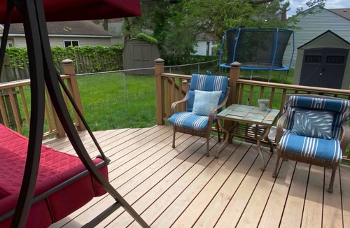 Wyandotte House | Home Away from Home 2-bedroom house in nice Wyandotte with AC, WiFi