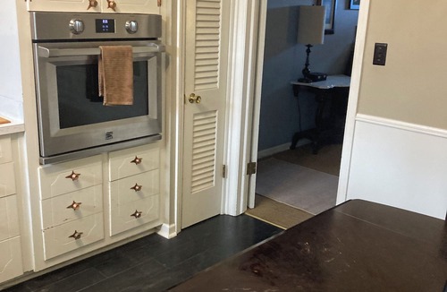 Kansas City House | Home near Netherlands base camp and 15 min. From chiefs stadium and shopping.