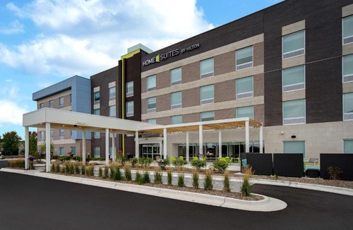 East Paris Hotel | Home2 Suites By Hilton Grand Rapids Airport