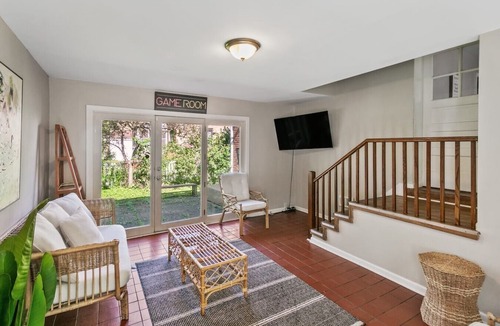 Homewood House | Homewood Haven 3BR Near Chicago & Metra Stration