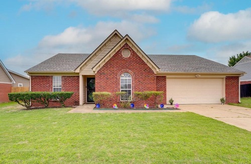 Horn Lake House | Horn Lake Home w/Yard: 8 Mi to Graceland!