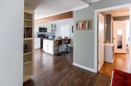 Grand Rivers House | Hot Tub + Fire pit + Corn Hole + BBQ + Game Room + Spa Bath