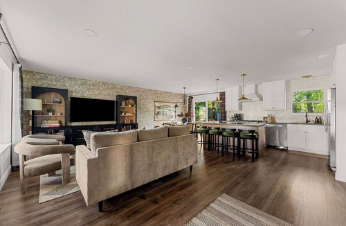 St. Peters House | Hot Tub, Game Room with Arcades, 3 King Beds, Fire Pit - Sleeps 11