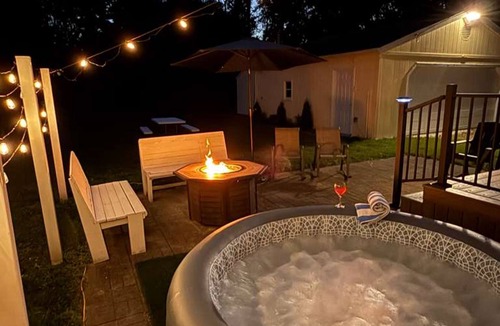 Saint Marys  Saint Joseph County House | Hot Tub Outdoor Living Game Room Coffee Bar