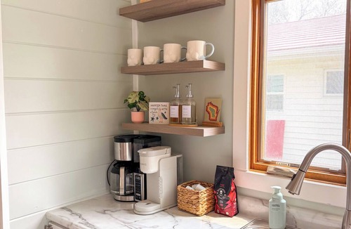 Ashland House | Hot tub, pet friendly, walk to lake and downtown