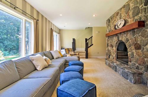 Ludington House | Hot Tub & Sauna! 7-Acre Coastal Michigan Home