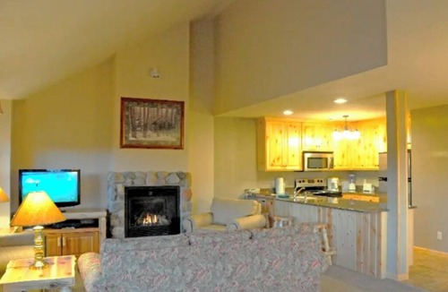 Breezy Point Hotel | Hotel with 2 bedrooms and AC in fantastic Breezy Point