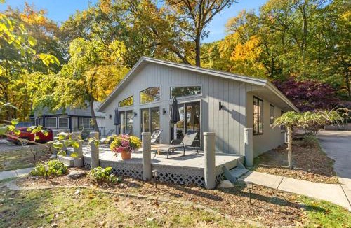 Saugatuck Villa | How you Dune on kzoo river by oval beach by Ferry