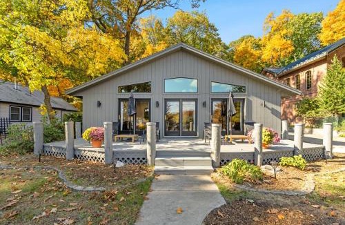 Saugatuck Villa | How you Dune on kzoo river by oval beach by Ferry