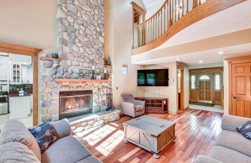 La Porte House | Huge Family Home w/Pool - 13 Mi to Lake Michigan!