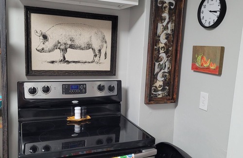 Glasgow Cottage | IDA'S COTTAGE. Close to caves and lakes. Beautiful decor. Simply the best!