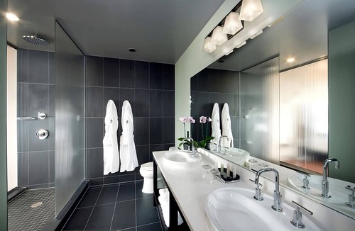 Fifth Ward Hotel | Industrial-Chic Brew City Escape | 3 Deluxe Rooms at The Iron Horse Hotel
