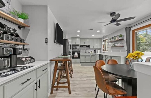 Green Bay House | INGROUND POOL - HOT TUB - THEATER ROOM - SLEEPS 15!